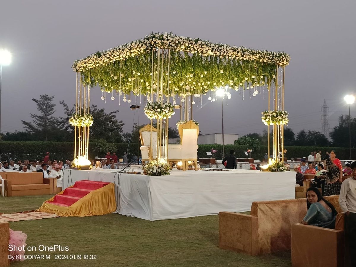 A picture-perfect Mandap capturing the beauty and warmth of the wedding celebration